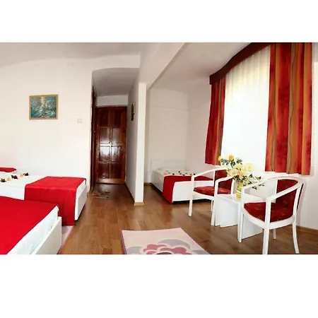 Saadet Otel